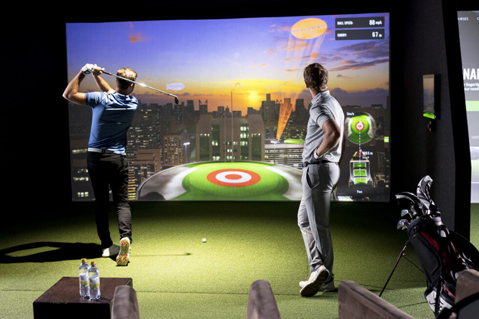 Royal Homburger Golf Club 1899 Indoor-Golf-Simulator: Indoor-Golf-Anlage